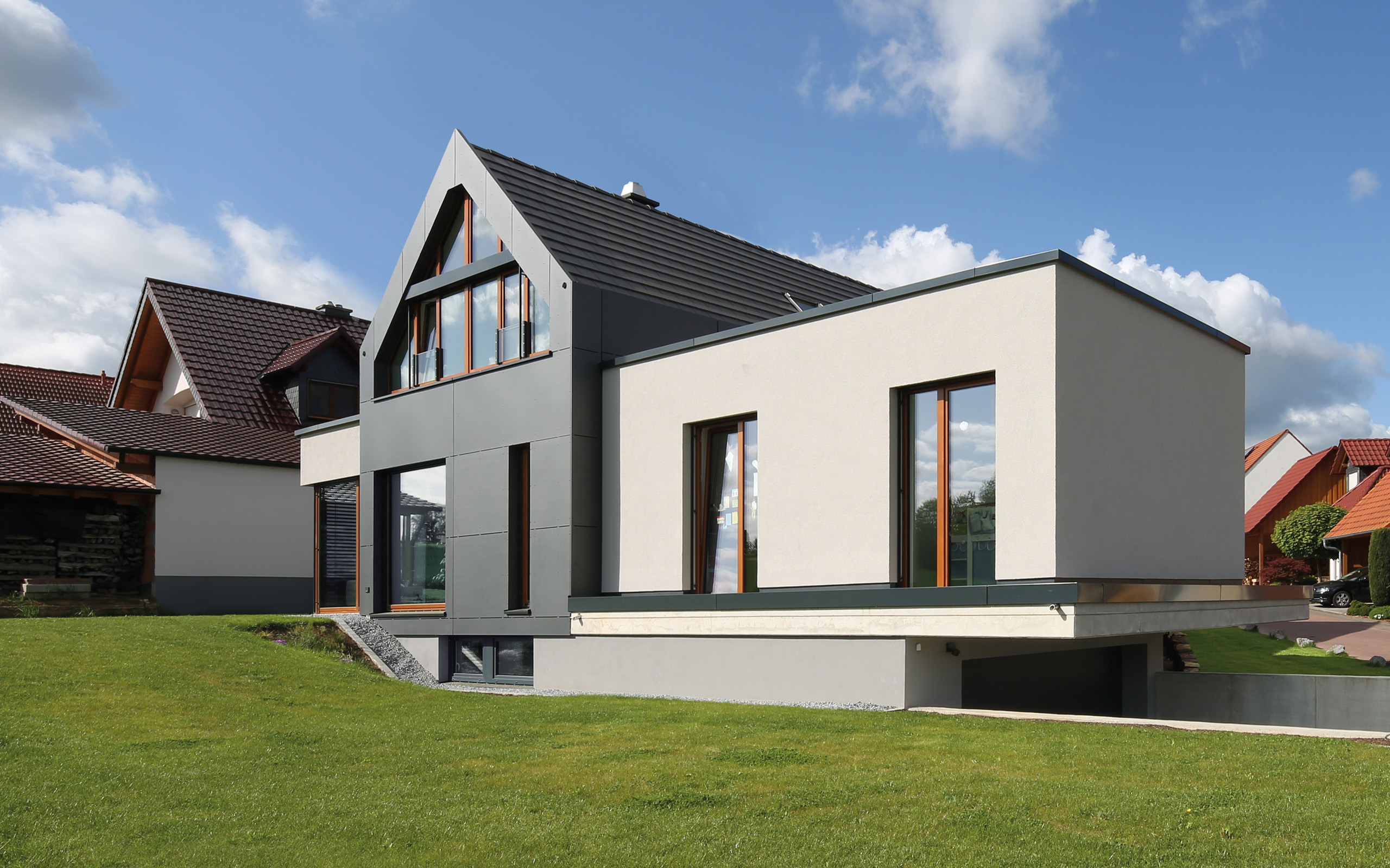 HAUS / MO / GO – 2010